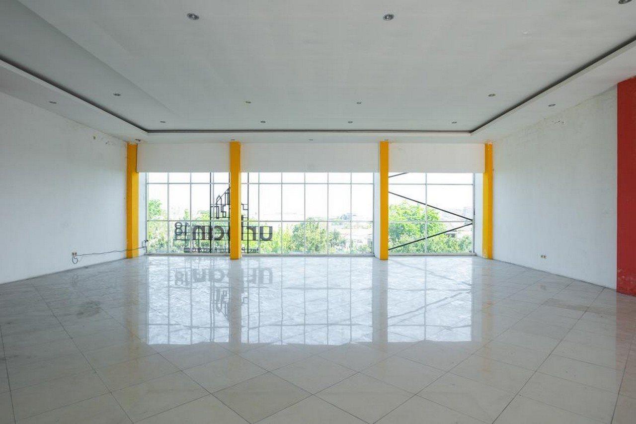 Готель Oyo Flagship 1575 Urban 18 Сурабая Екстер'єр фото